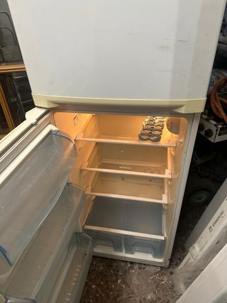 Nevera Beko blanca