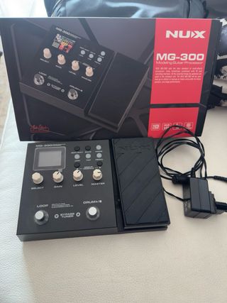Pedalera NUX MG-300 Multiefectos Guitarra