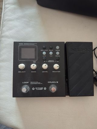 Pedalera NUX MG-300 Multiefectos Guitarra