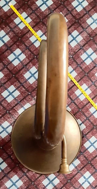 Trompeta de latón antigua