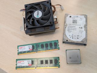 CPU AMD, 2x RAM DDR2, HDD Seagate 20GB