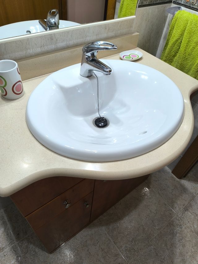 Móvel e espelho completo para banheiro 85x55x83