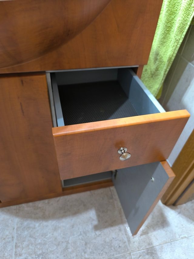 Móvel e espelho completo para banheiro 85x55x83