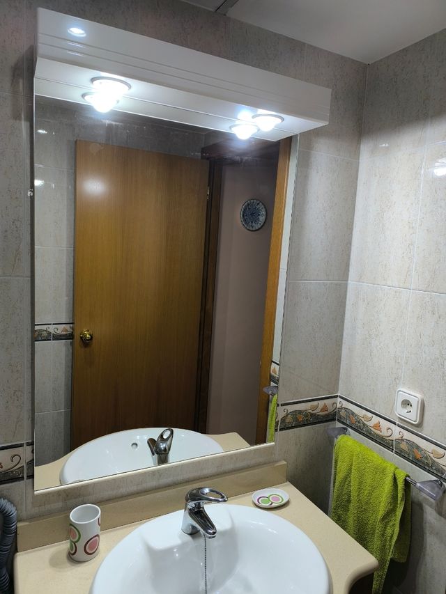 Móvel e espelho completo para banheiro 85x55x83