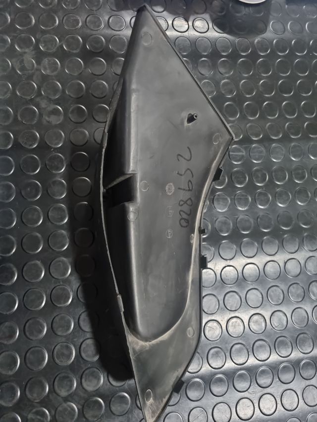 Reposapiés Derecho Piaggio Skipper 125 (1995)