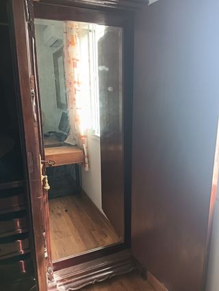 Armario ropero antiguo de madera