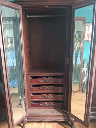 Armario ropero antiguo de madera