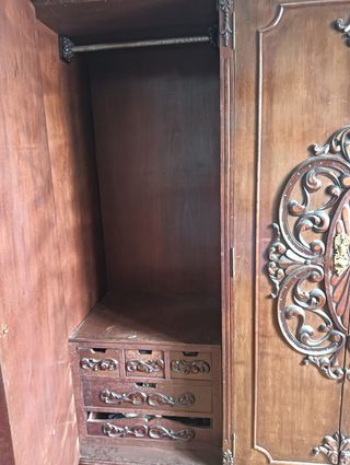 Armario ropero antiguo de madera