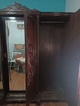 Armario ropero antiguo de madera