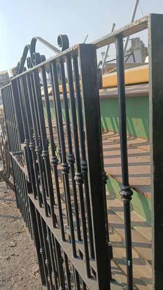 Reja de jardín metálica