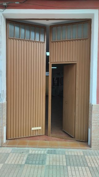 Puerta de garaje metálica