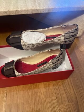 Zapatos Carolina Herrera Beige/Marrón