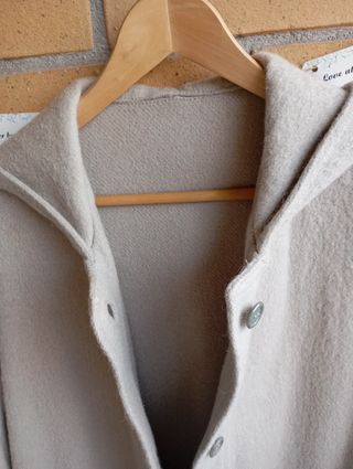 Capa de lana y alpaca gris