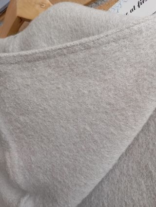 Capa de lana y alpaca gris
