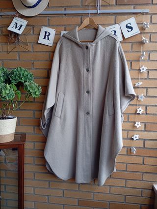 Capa de lana y alpaca gris