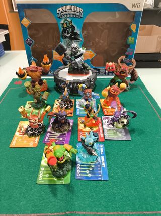 Figuras Skylanders y Portal Wii