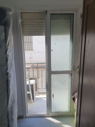 Balconera corredera de 100x200 se venden 2 