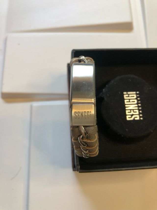 Bracciale in pelle grigia Senggi con chiusura in metallo
