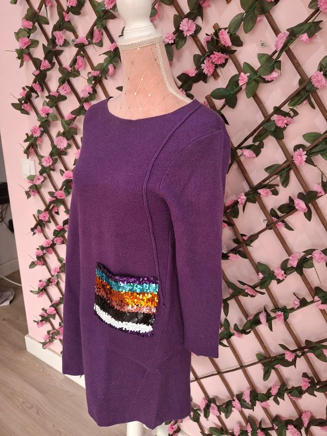 Vestido de punto morado con bolsillo de lentejuela