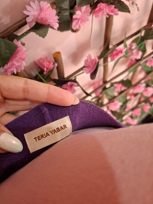 Vestido de punto morado con bolsillo de lentejuela