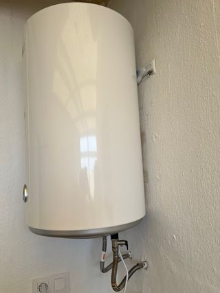 Termo eléctrico blanco