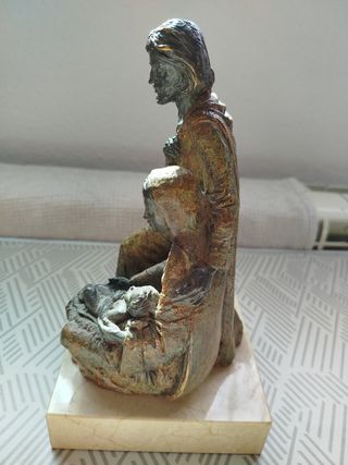 Escultura bronce mármol de L.M. Lafuente, firmada.