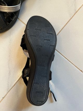 Sandalias 24h Mujer Negro y Plata