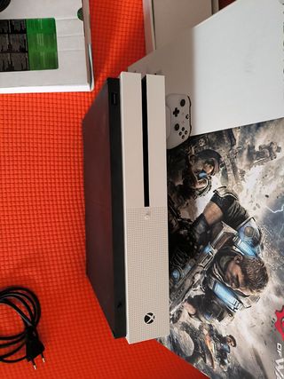Xbox One S da 1 TB in bianco 