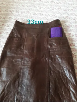 Falda de cuero marrón
