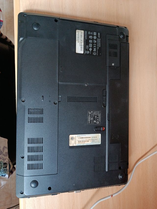 Computer portatile Acer Black. Con accessori Batteria