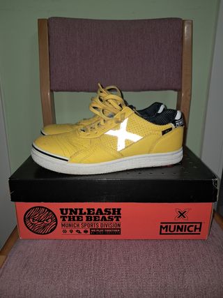 Zapatillas Munich talla  37 2 PARES