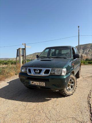 Nissan Terrano II 2001