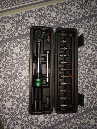 Llave dinamométrica con puntas
Rango apriete 2-24