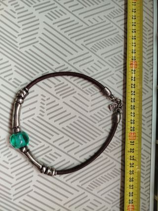 Gargantilla de cuero, metal y cristal de 1 PARA MI