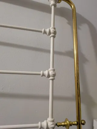 Sofá cama metálico blanco