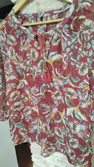 Preciosa blusa romántica. Gasa  en colores tierra