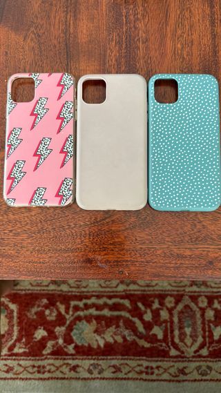 iPhone 11 Blanco + 10 Fundas