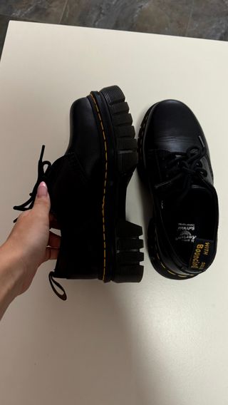Zapatos Dr. Martens negros nuevos sin etiqueta