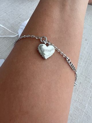 Pulsera Guess Corazón Acero Plateada Nueva 