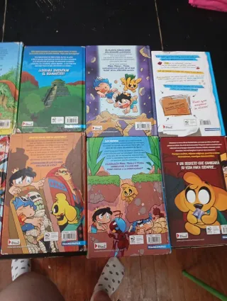 Colección de libros de mikecrack y los compás.