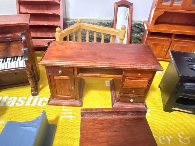 Lote Muebles Casa Muñecas para restaurar.