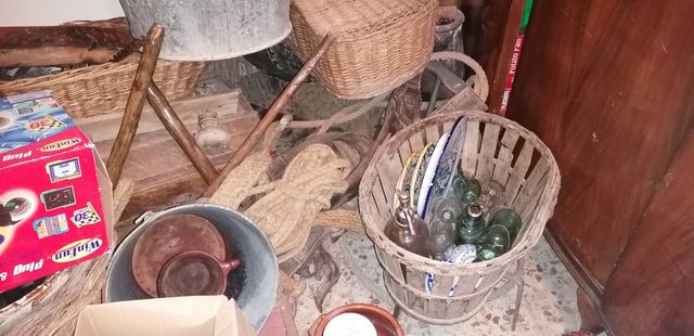 Tengo Bastantes cosas  Antiguas.