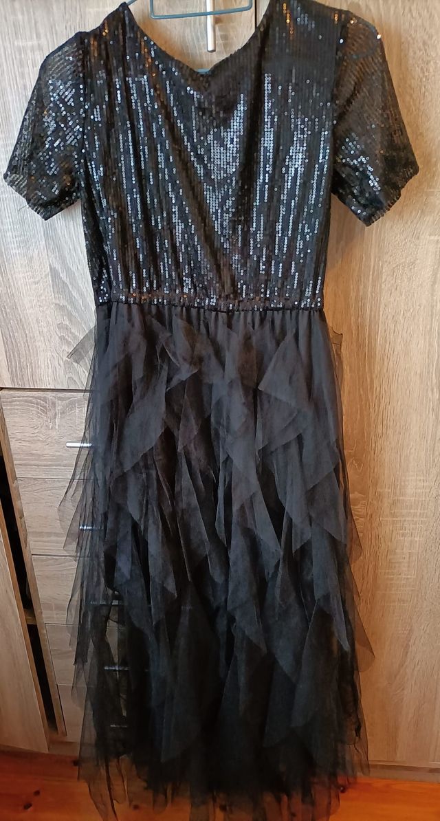 Vestido de fiesta  / eventos. Lentejuelas y tul.