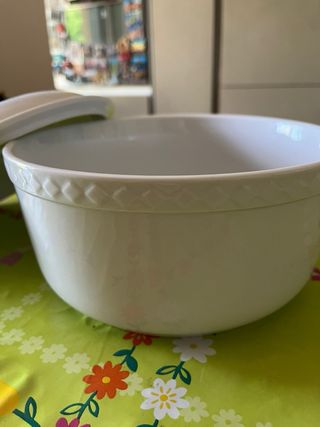 Zuppiera con coperchio in ceramica
