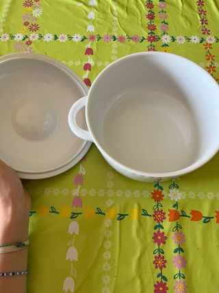 Zuppiera con coperchio in ceramica