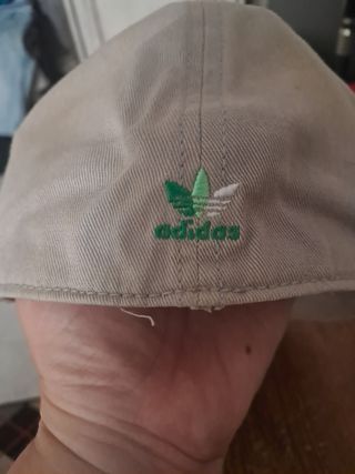 Gorro Adidas Beige y Verde