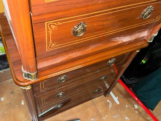 Mesitas de noche clásicas de madera