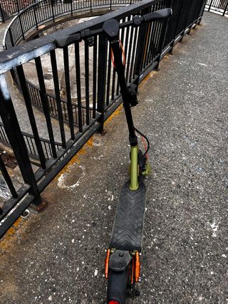 Patinete eléctrico verde XBOOM
