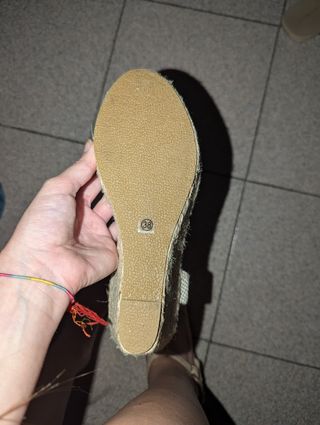 Sandali con zeppa beige