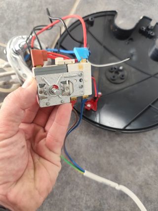 Resistencia y sistema eléctrico termo EAS ELECTRIC